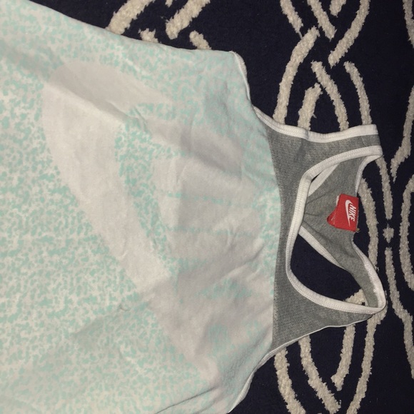 Nike tank top Children’s medium (very small) - Picture 2 of 3